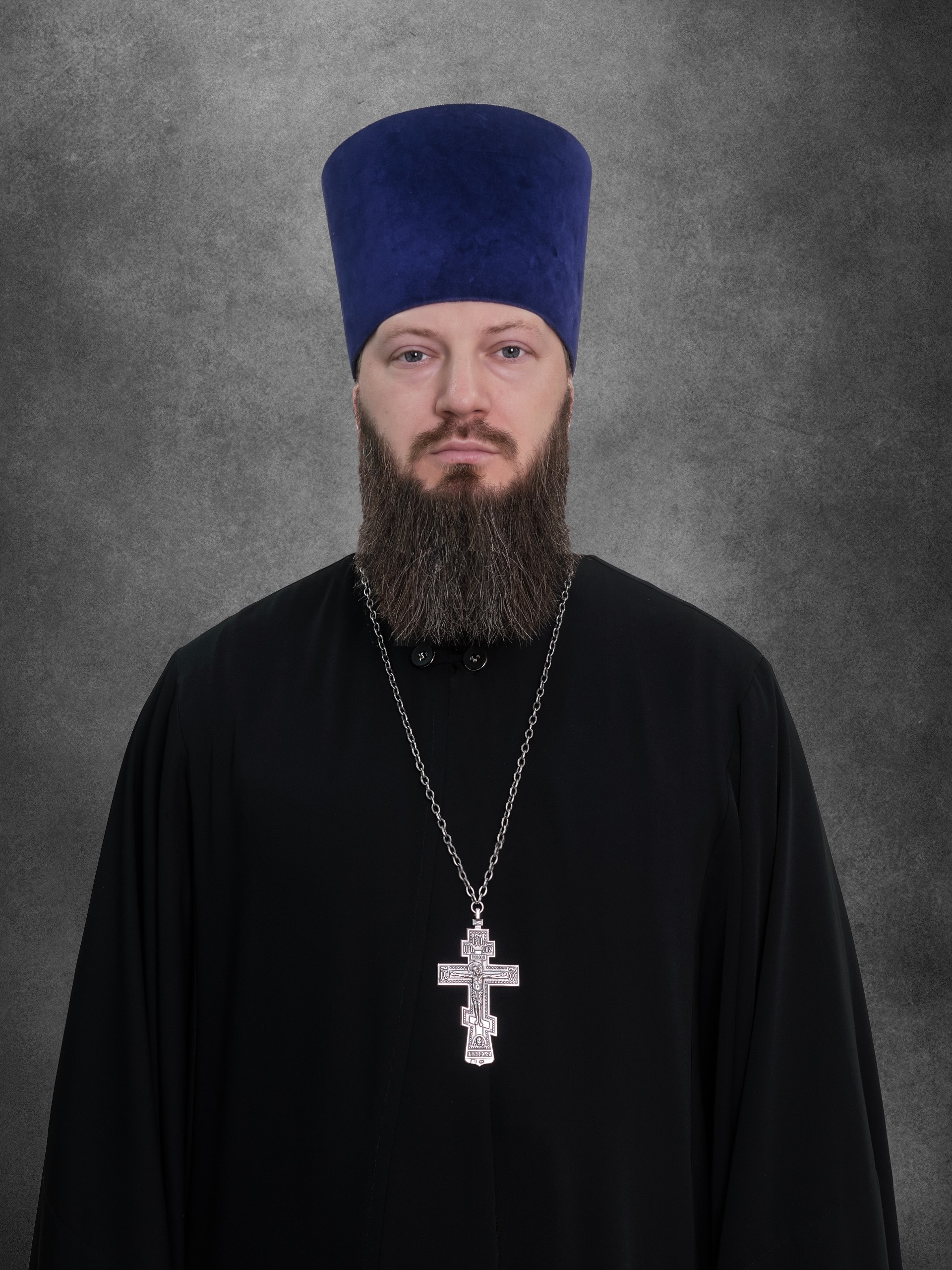 Настоятель храма